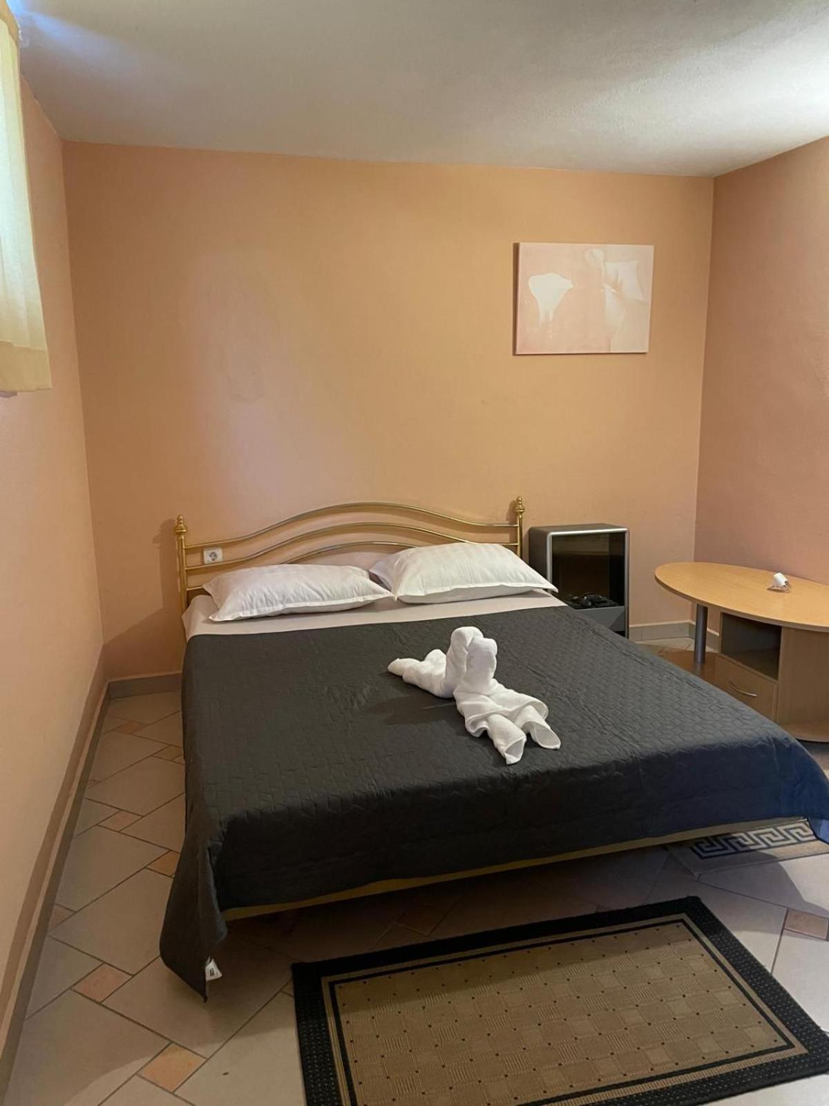 Apartaments Remi Starigrad Paklenica Exteriér fotografie
